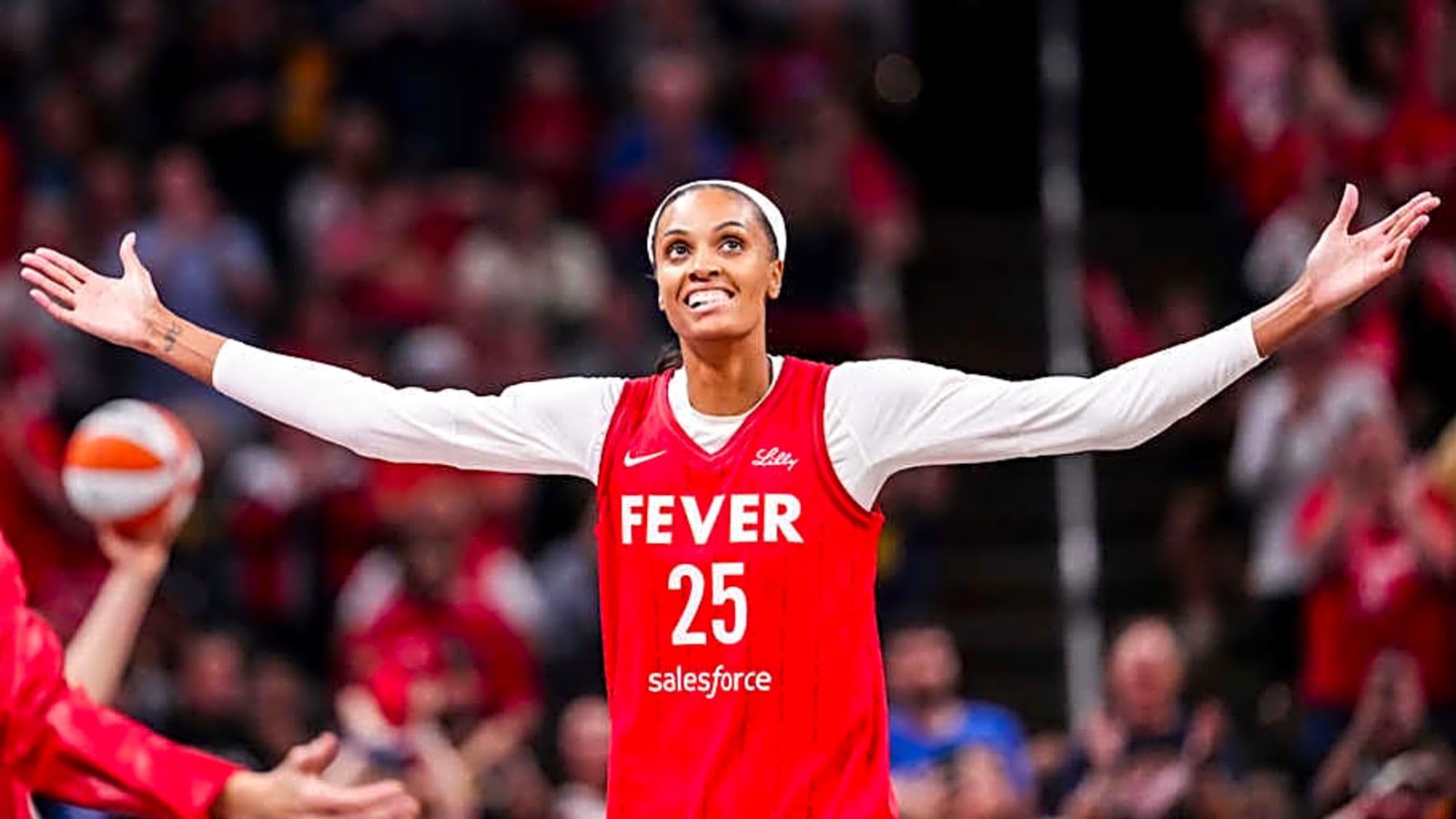 Alyssa Thomas Opens Up About Fever Fiancée DeWanna Bonner&#39;s WNBA Scoring Milestone