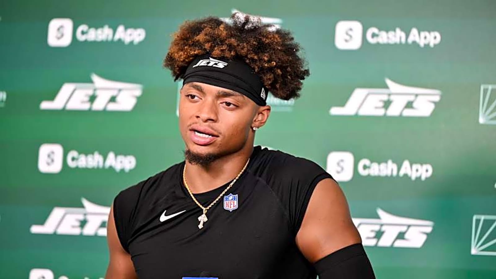 Jets QB Justin Fields Raises Eyebrows With Patrick Mahomes Comment
