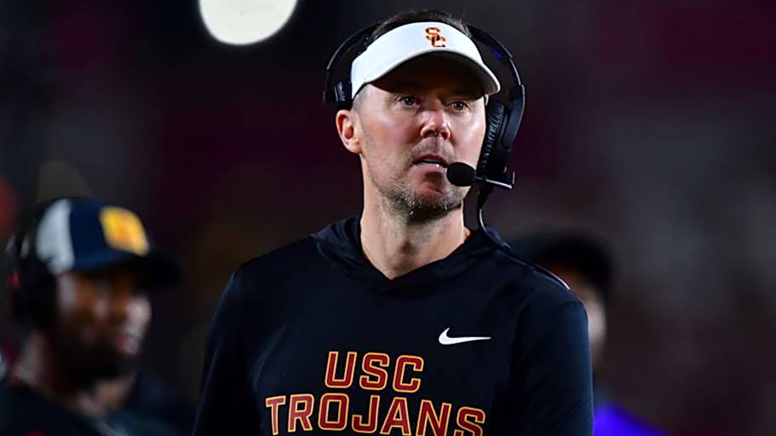 Lincoln Riley Could Target Former NFL Coach for USC's Defensive Coordinator Job