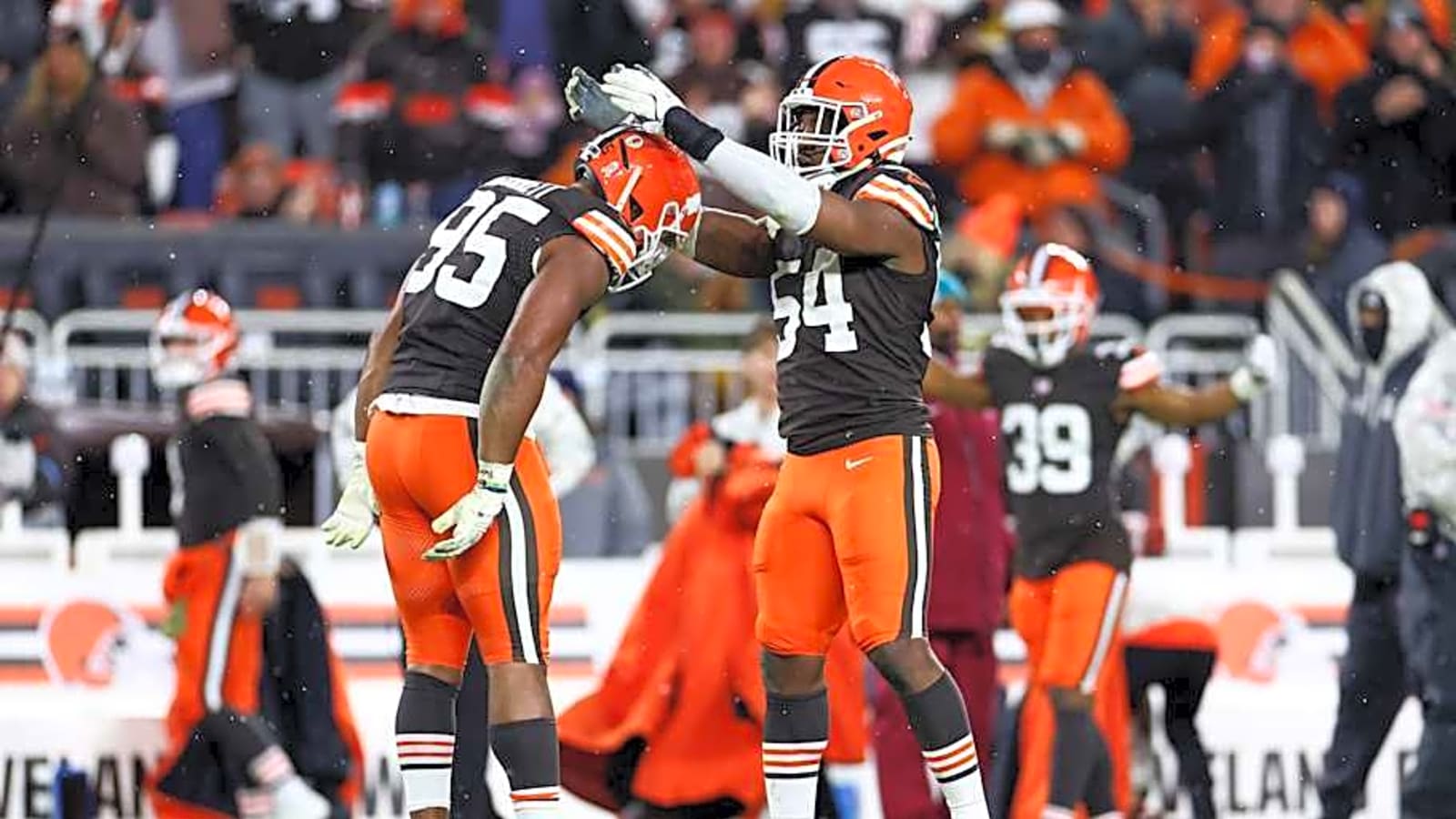 Myles Garrett predicted to anchor a top-10 unit in 2025