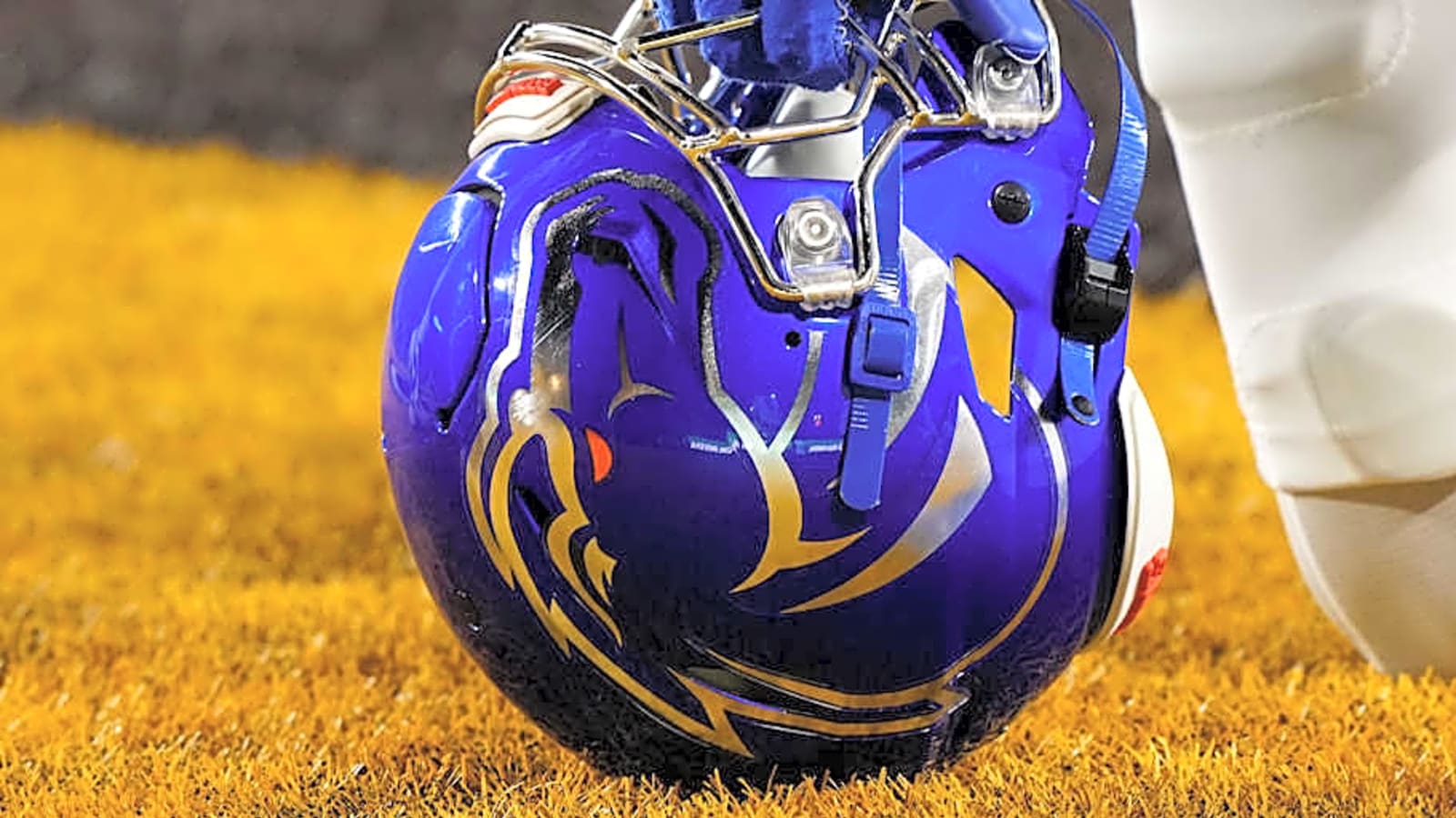 Boise State class of 2026 quarterback commit shoots up recruiting rankings