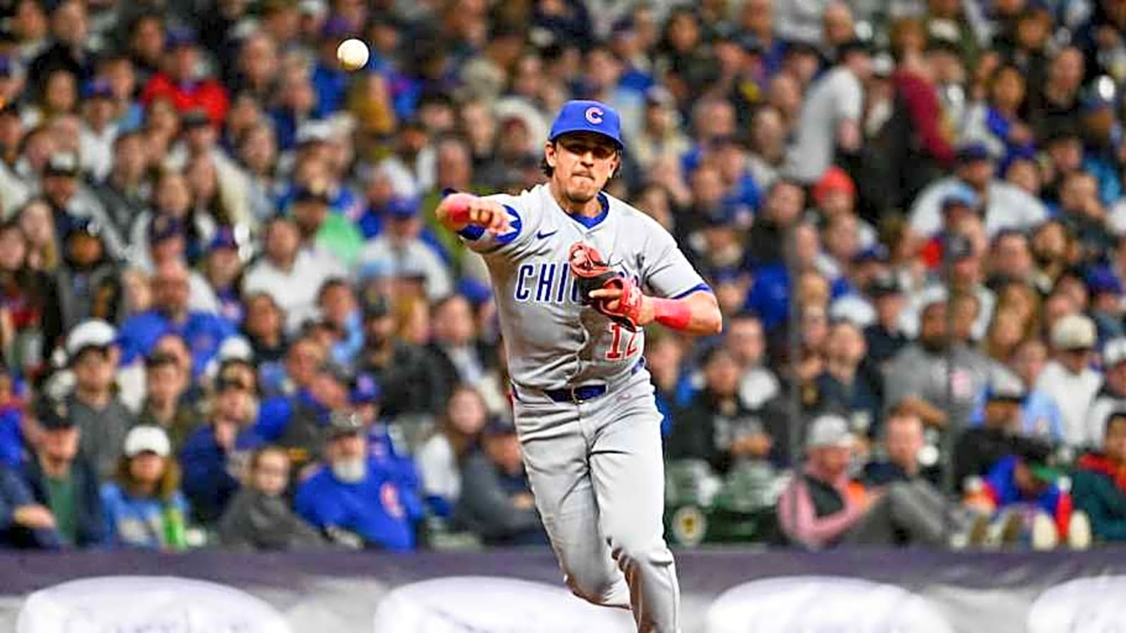 Diamondbacks Sign Veteran Infielder to Minor League Contract