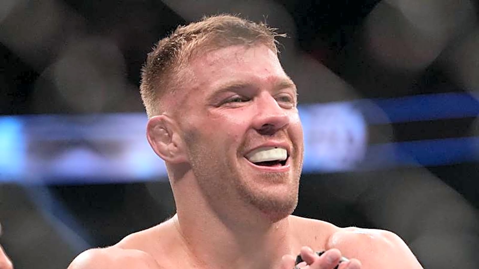 Dricus Du Plessis sends message to UFC fans amid injury rumors