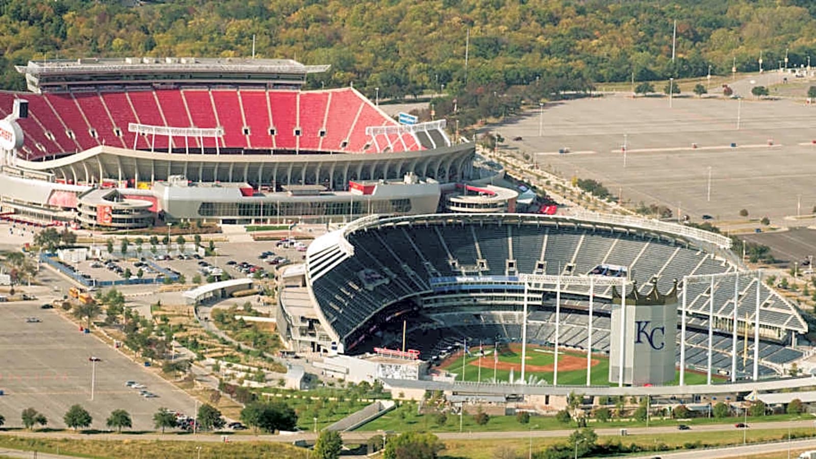 Clark Hunt Updates Chiefs’ Stadium Situation