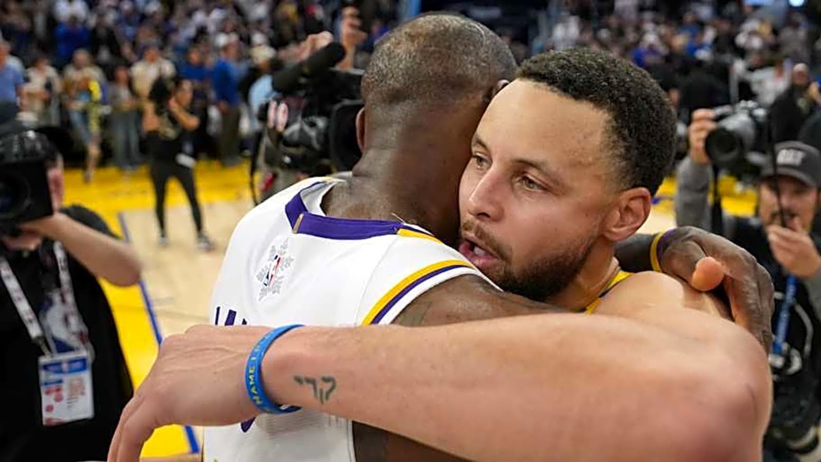 LeBron James Reacts to Steph Curry’s Latest Post