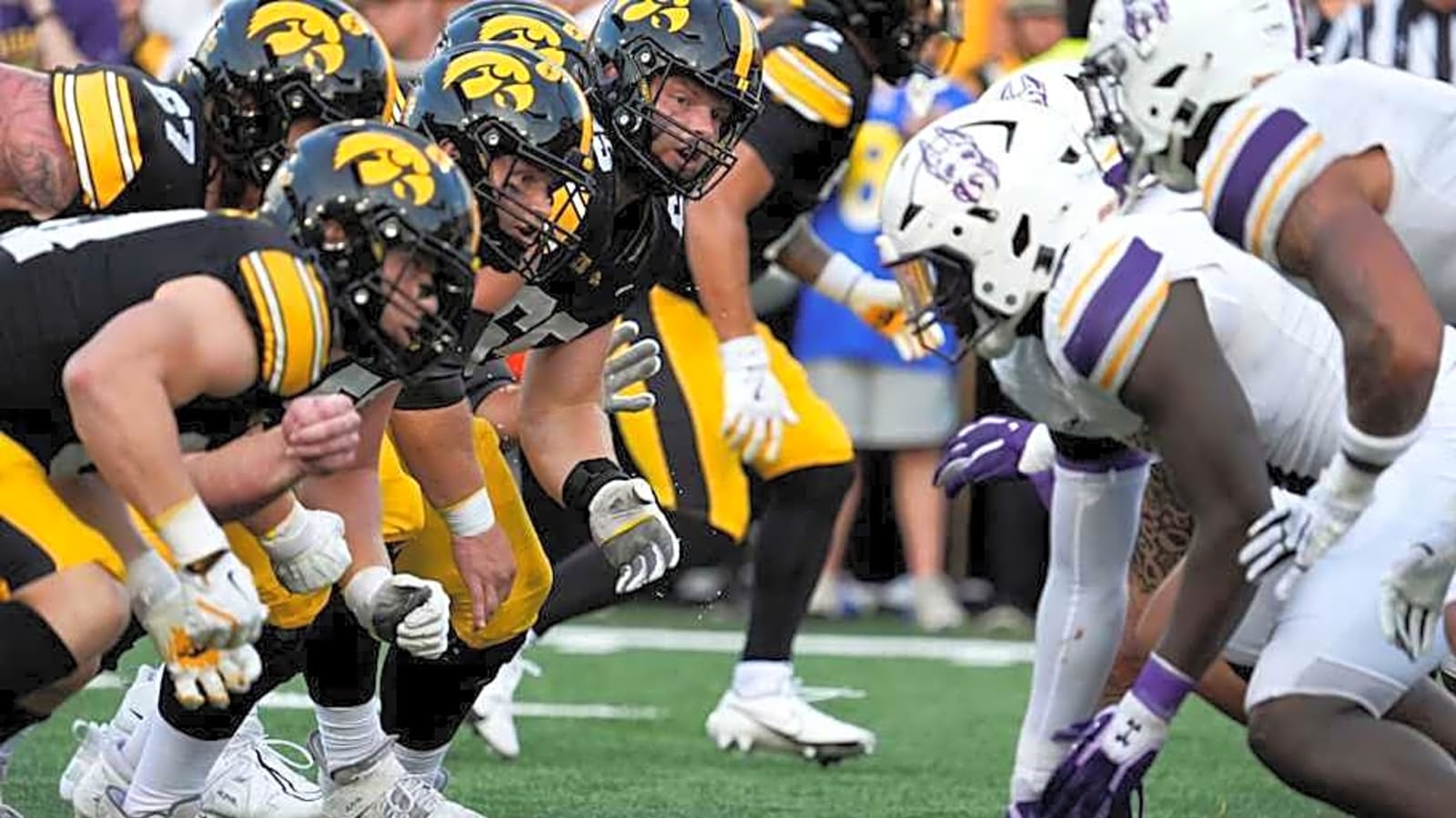 Iowa OL Receives Prestigious Joe Moore Award