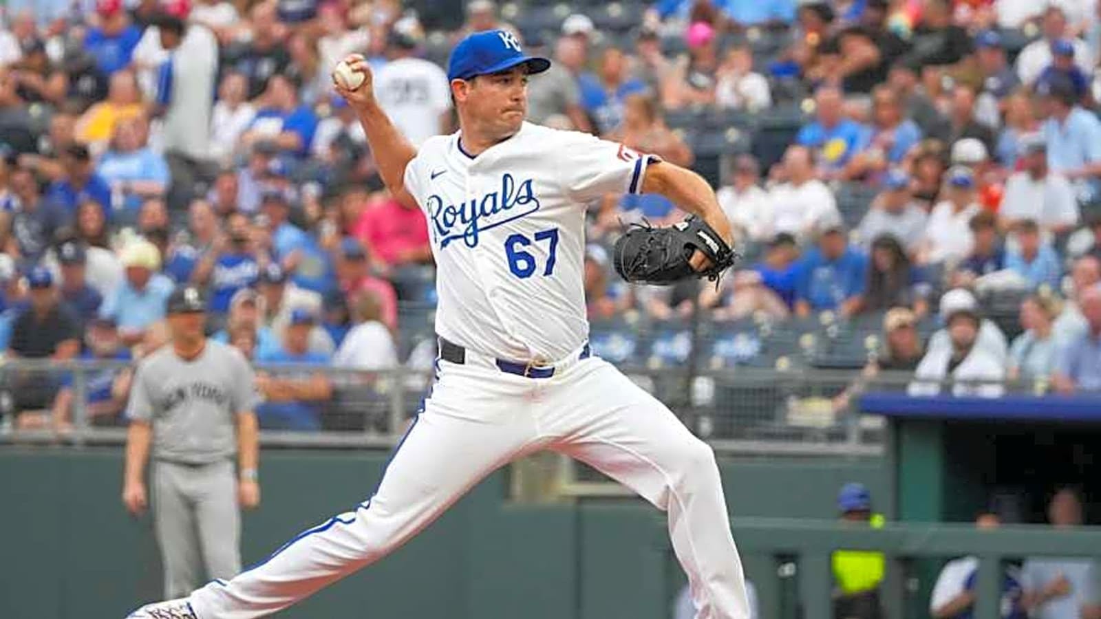 Padres Linked to $45 Million All-Star Starting Pitcher in Potential Blockbuster Trade