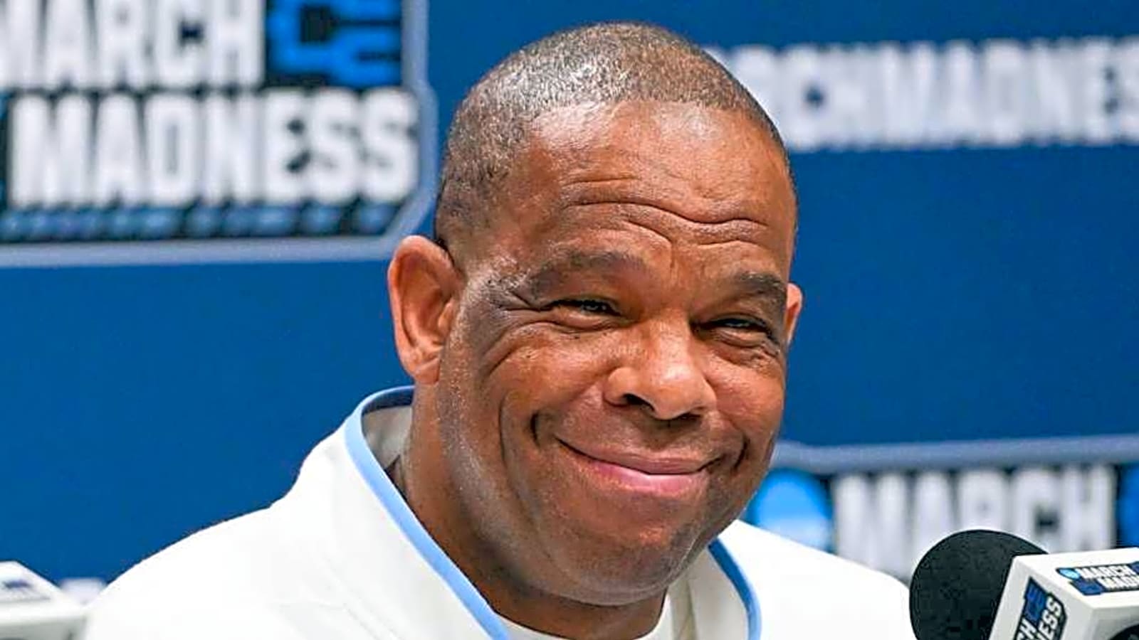 Hubert Davis, Tar Heels Make Back-to-School Event Memorable