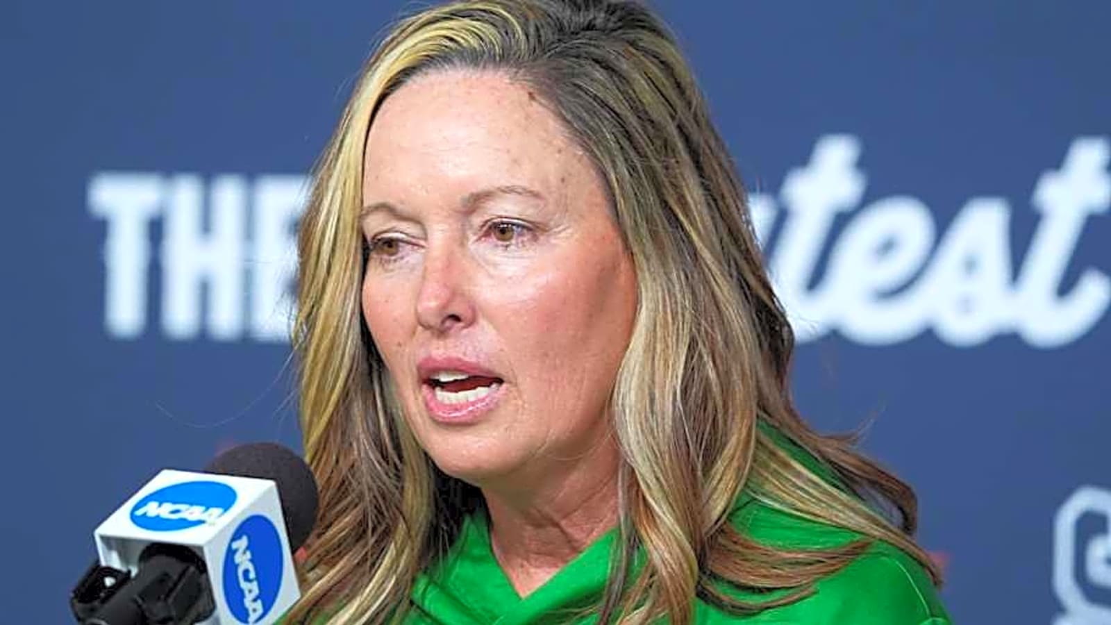 Oregon Ducks’ Melyssa Lombardi’s Emotional Response To Season Ending