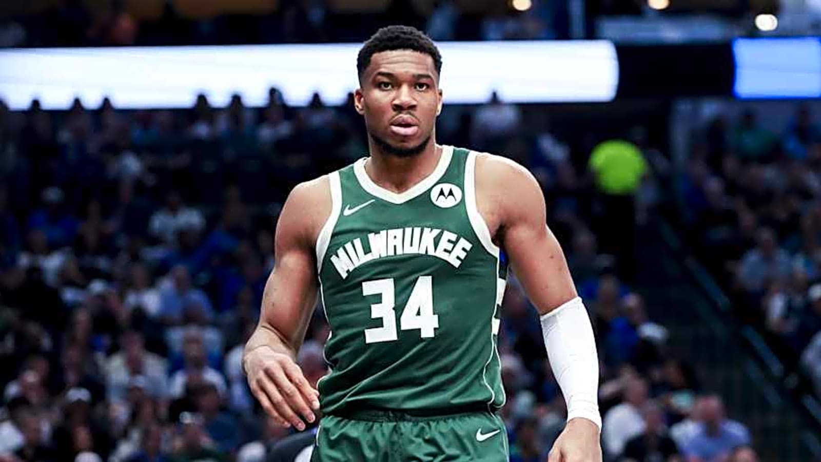NBA legends call for Mavericks to trade for Bucks&#39; Giannis Antetokounmpo