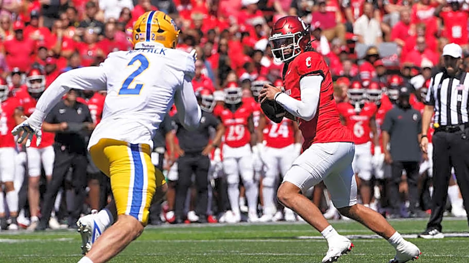 Chiefs sign local defensive end to join crowded roster battle