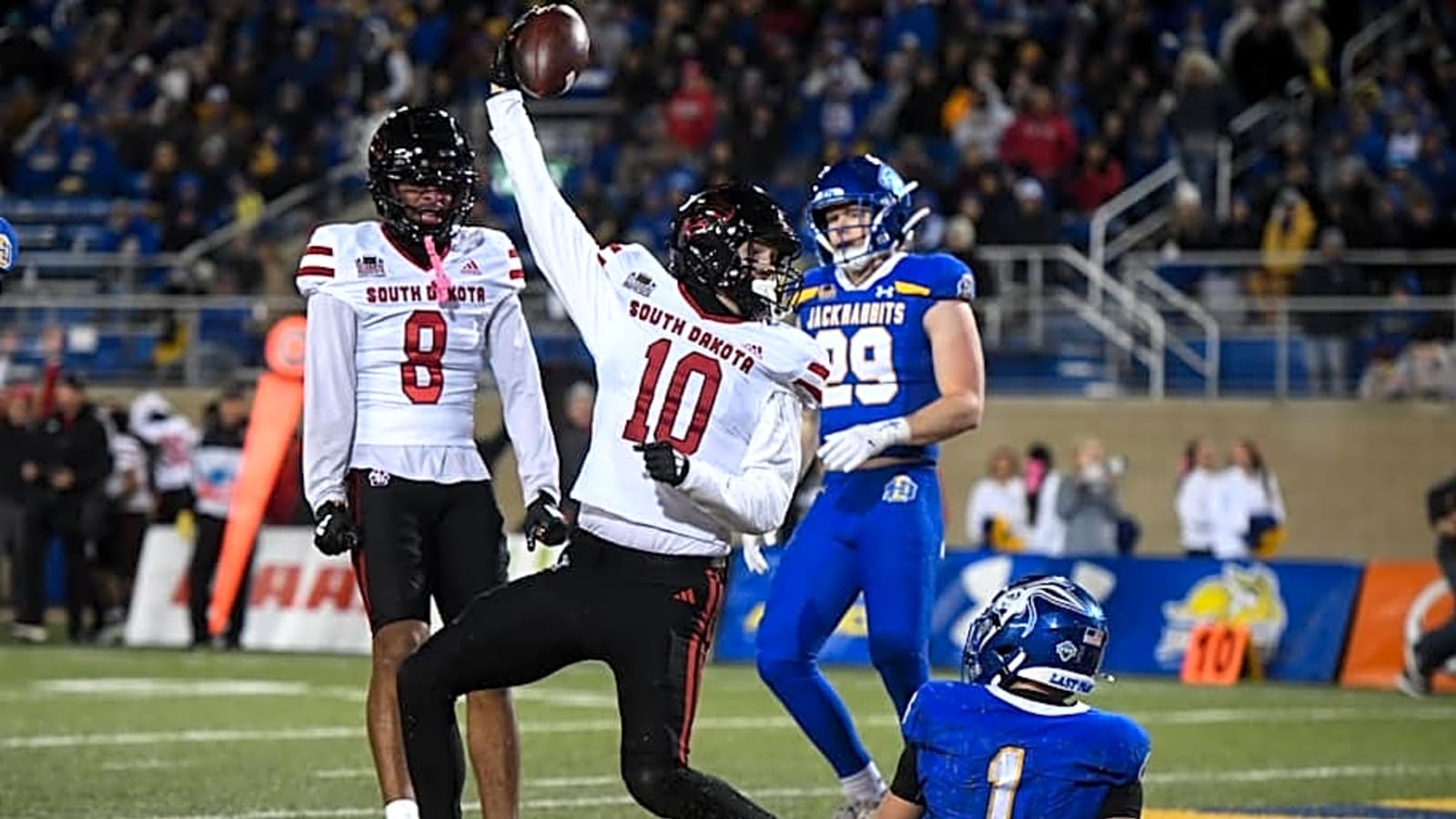 USC Trojans Transfer Portal: Lincoln Riley Hosting South Dakota Linebacker Gary Bryant