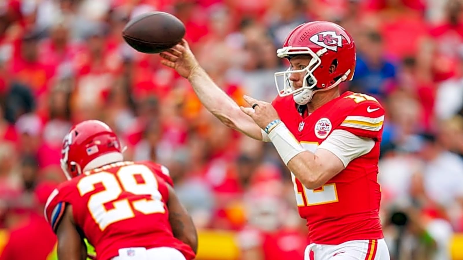 Ex-Chiefs&#39; QB gets rare chance, dazzles in Bills&#39; preseason win over Buccaneers