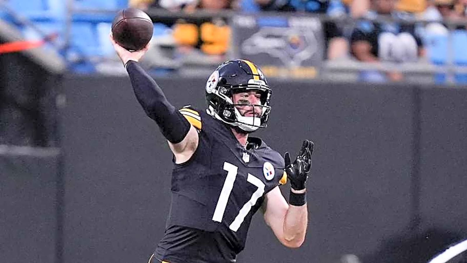 Steelers Place QB, LB on Injured Reserve