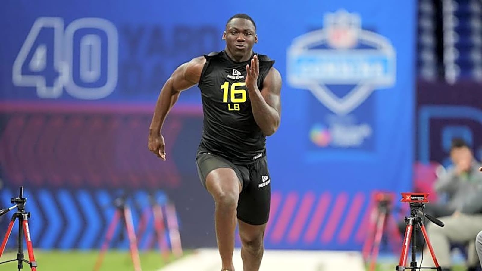 The Carolina Panthers Sign South Carolina LB Bam Martin-Scott as an Undrafted Free Agent