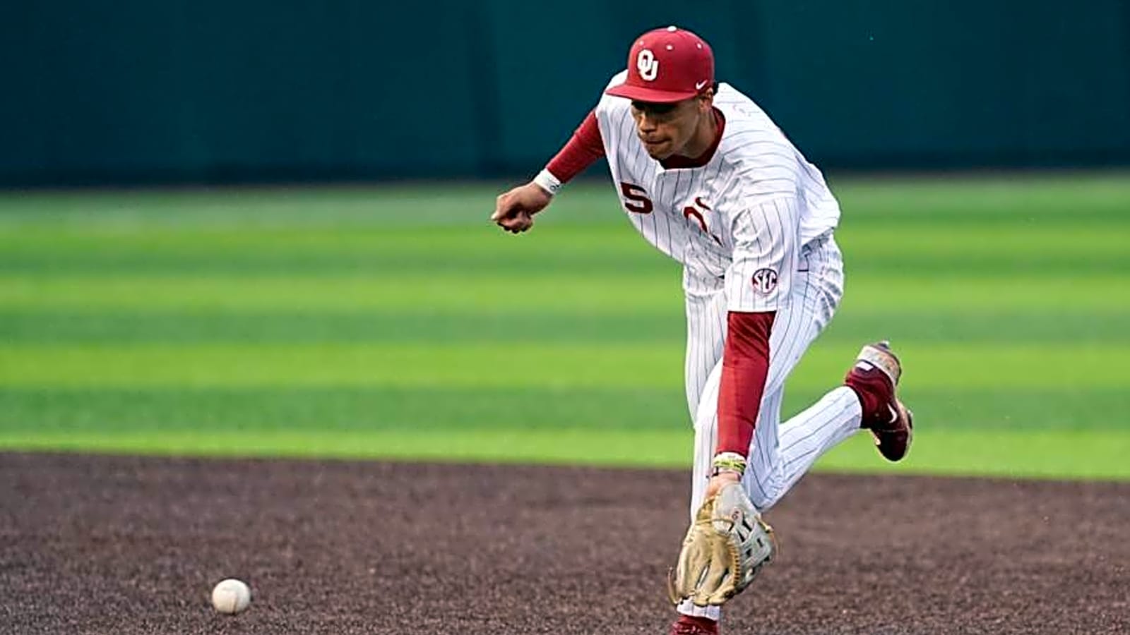 OU Baseball: Oklahoma Rallies in Eighth Inning to Beat No. 3 Texas 8-6