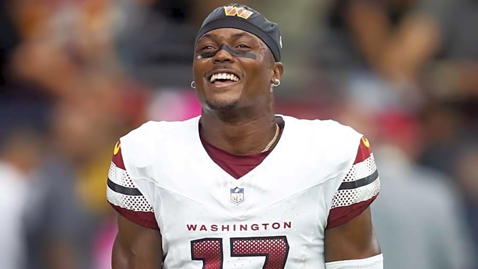 Analyst Throws Wet Blanket on Patriots&#39; WR Pursuit