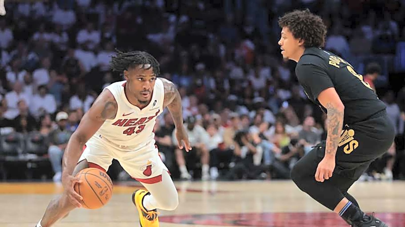 Miami Heat&#39;s Davion Mitchell Gives Advice To Rookie Kasparas Jakučionis