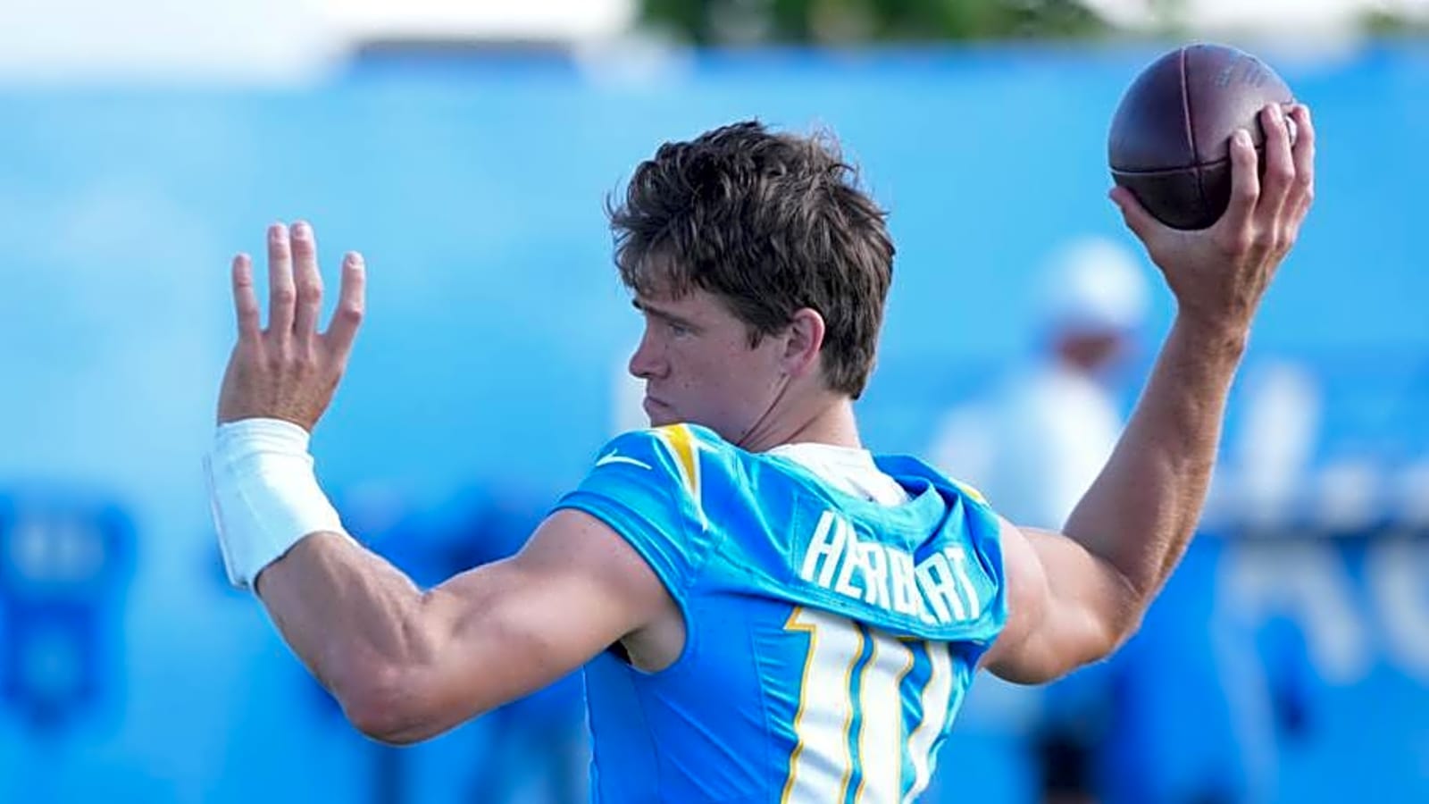 Justin Herbert and Chargers&#39; top 10 salary cap hits after Rashawn Slater extension