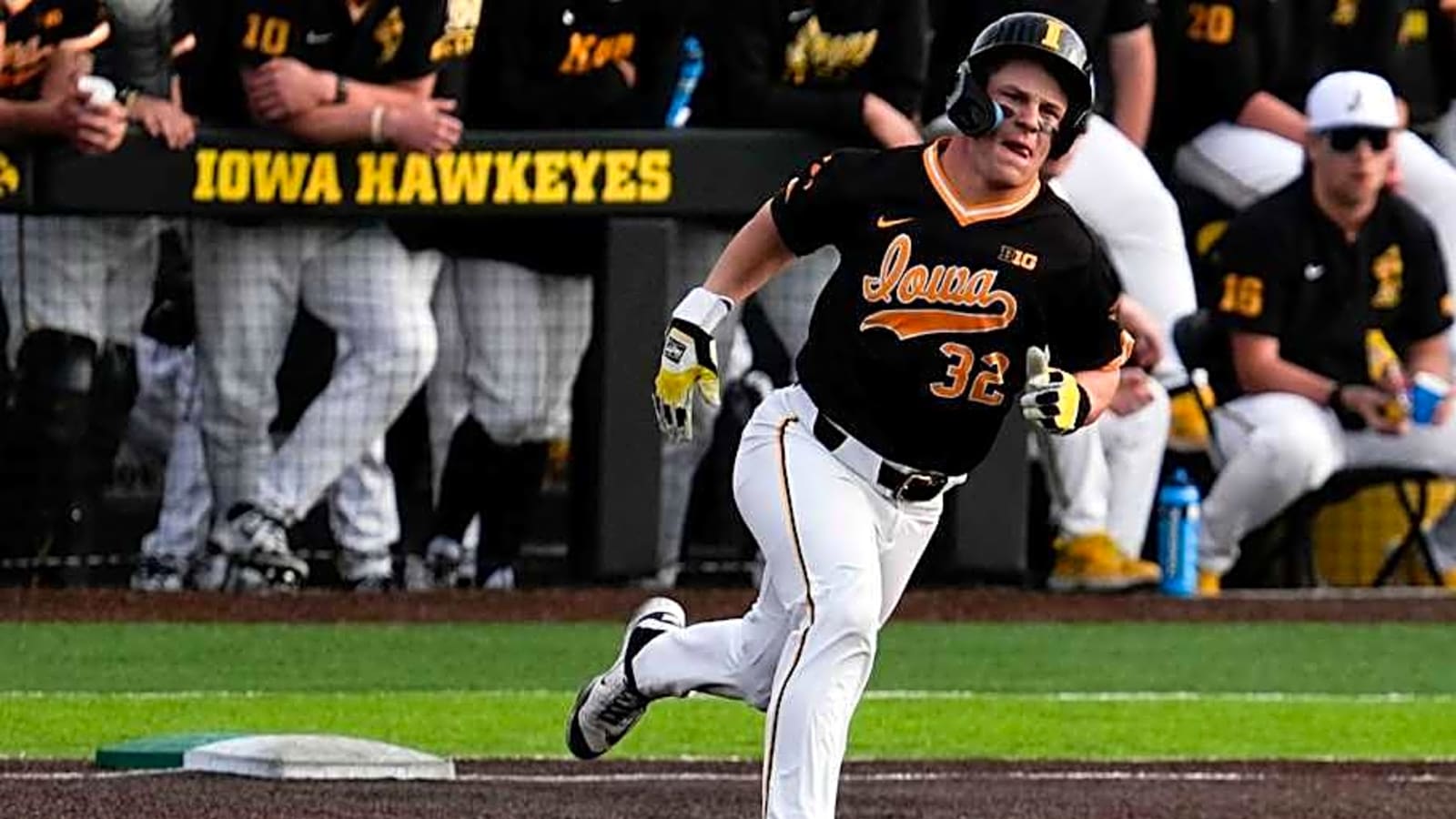 South Carolina Adds All-Big Ten Catcher From Iowa