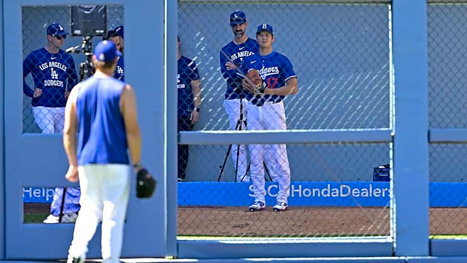Dodgers Future Hall of Famer Reacts to Shocking Giants Trade for Rafael Devers