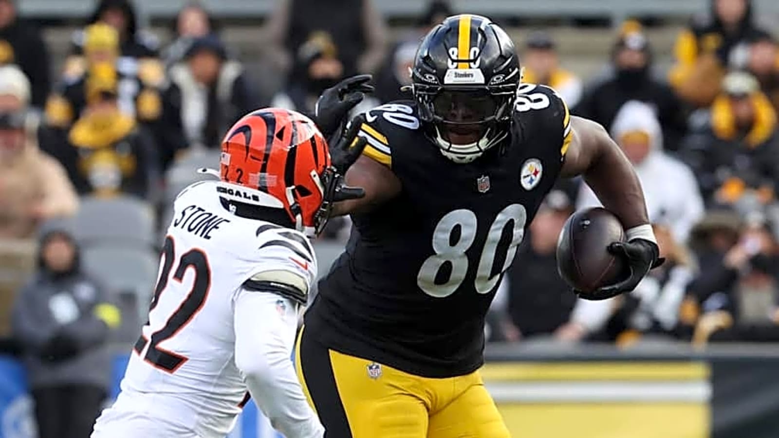 Steelers Lose Massive TE After Broken Arm Surgery