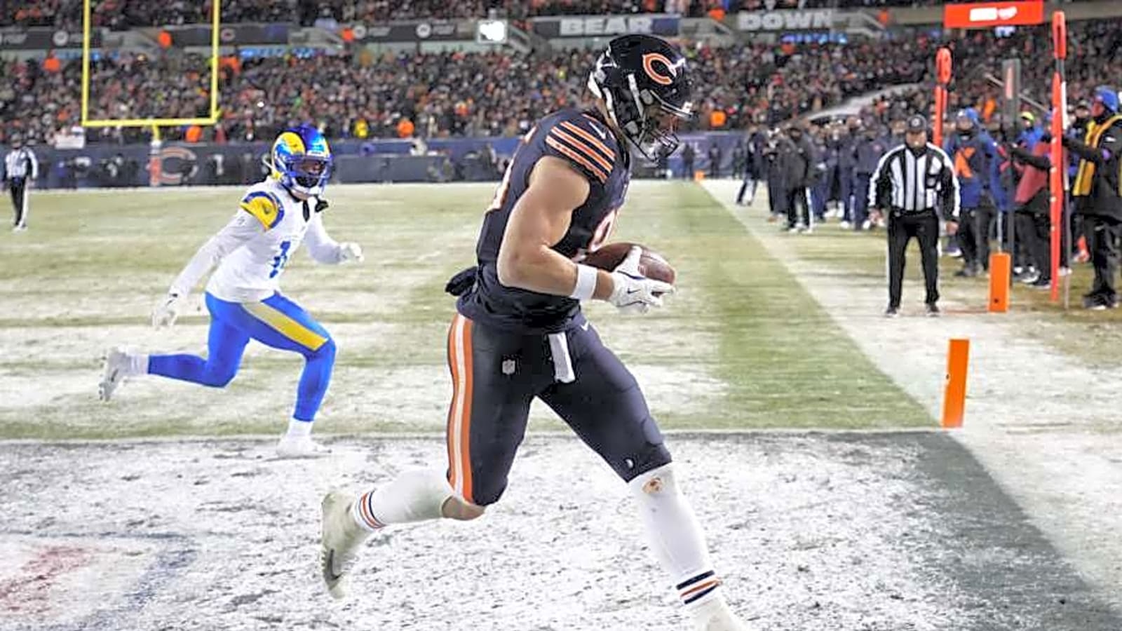 Video reactions of the shockwaves Caleb Williams’ miracle TD pass sent through Bears, Rams fanbases