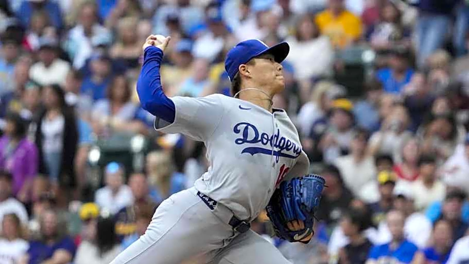 Dodgers’ Yoshinobu Yamamoto Replaced by Reds Pitcher on NL All-Star Team