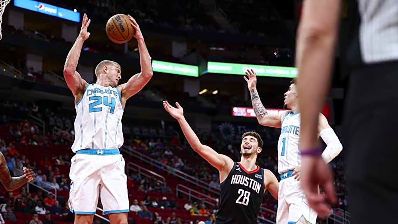 Hornets&#39; center options receive praise from their head coach at Charlotte Hornets media day