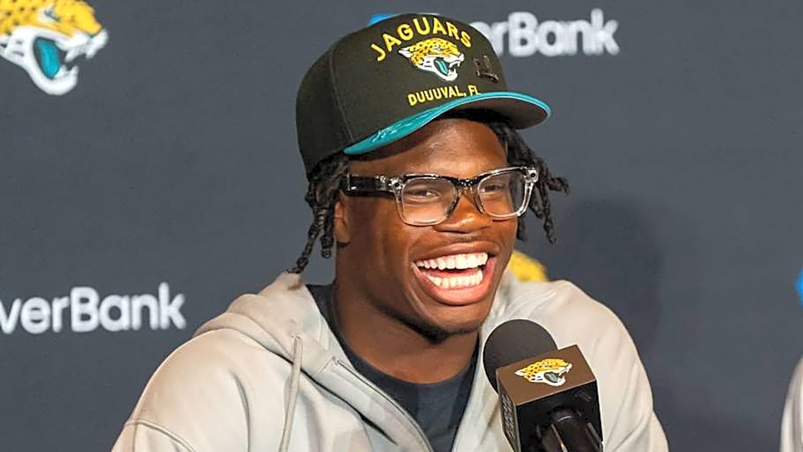 Travis Hunter &#39;Officially Locked In&#39; After Signing Jacksonville Jaguars Rookie Contract