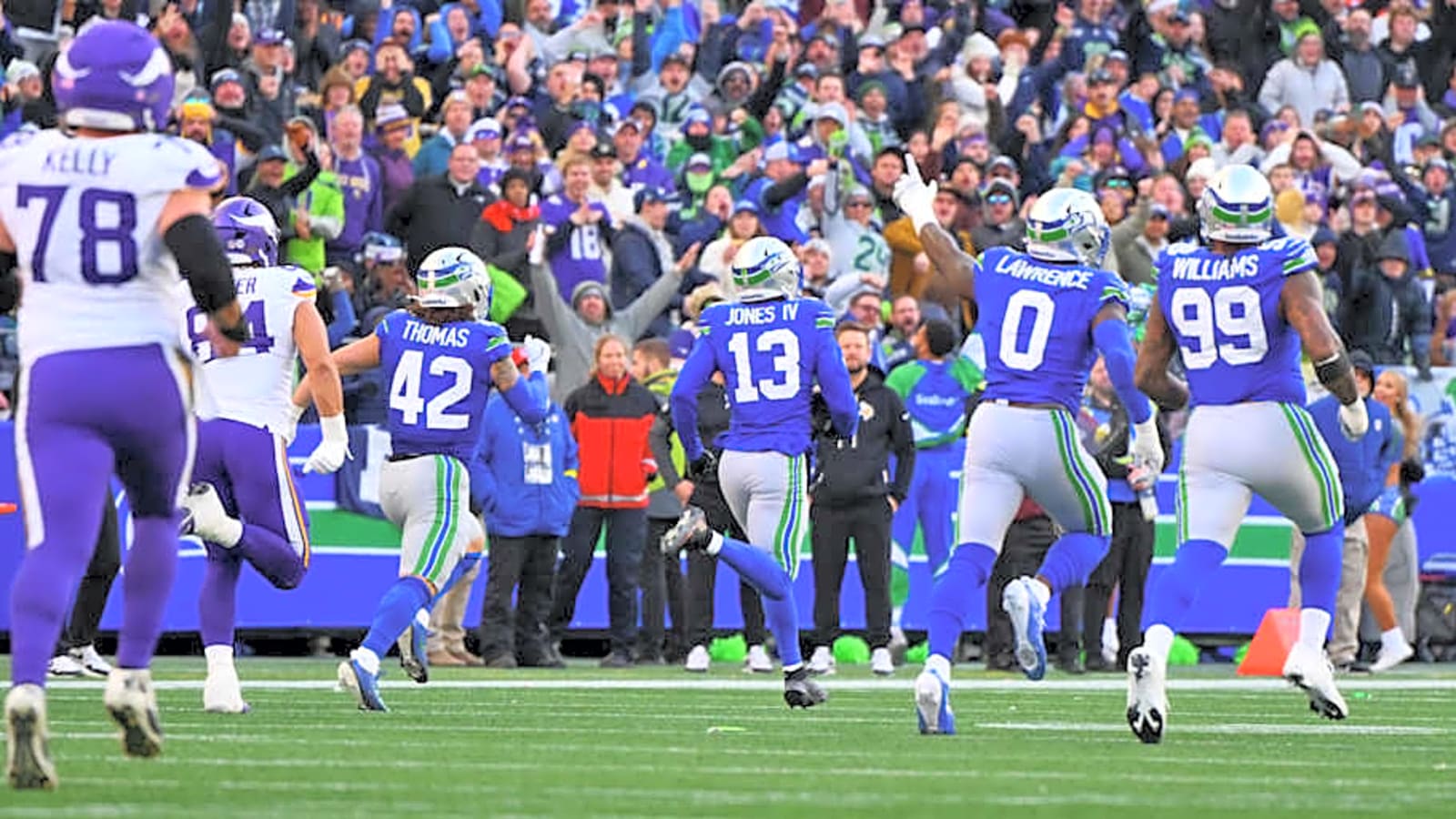 New award ensures Seahawks' Ernest Jones won't shake Bobby Wagner comparisons