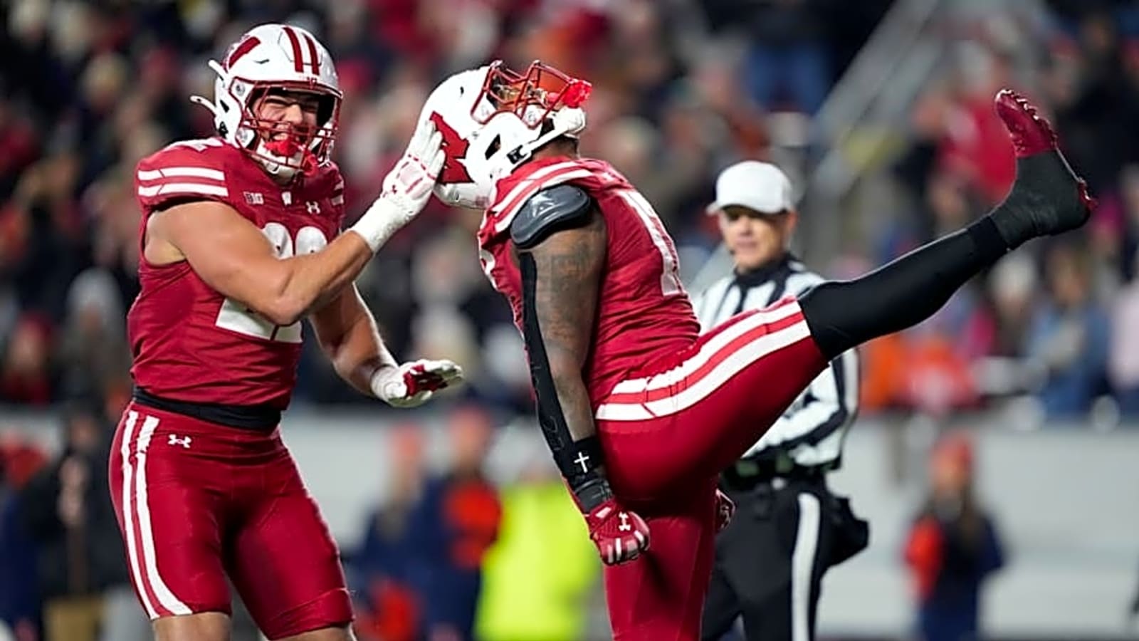 Wisconsin Badgers breakout pass rusher declares for NFL Draft