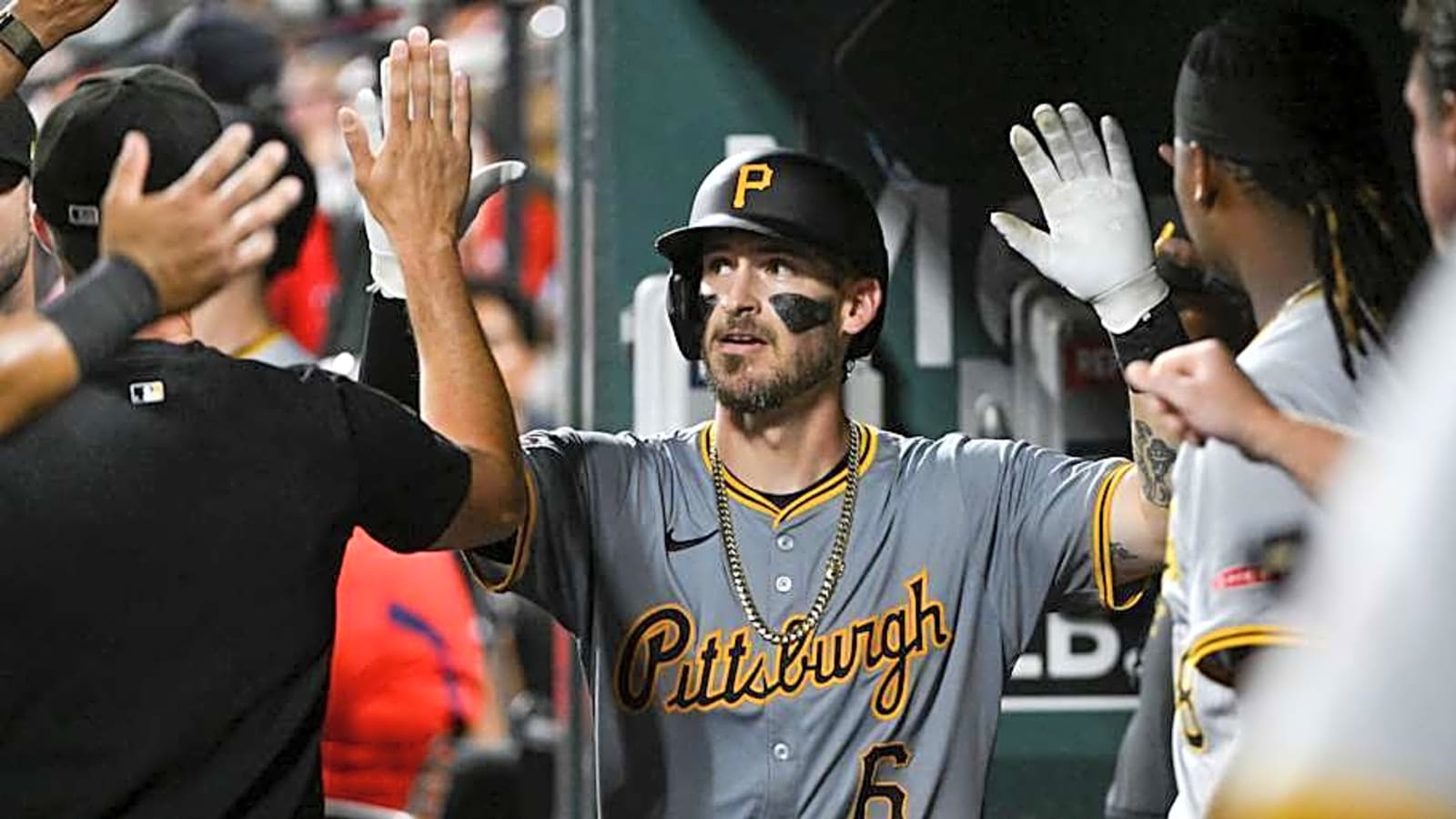 Veteran Catcher Yasmani Grandal Decides to Remain in Boston Red Sox Organization