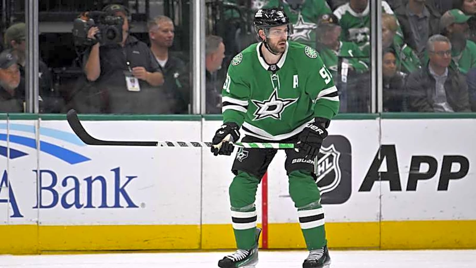 Top Stars Forward Returns to Lineup