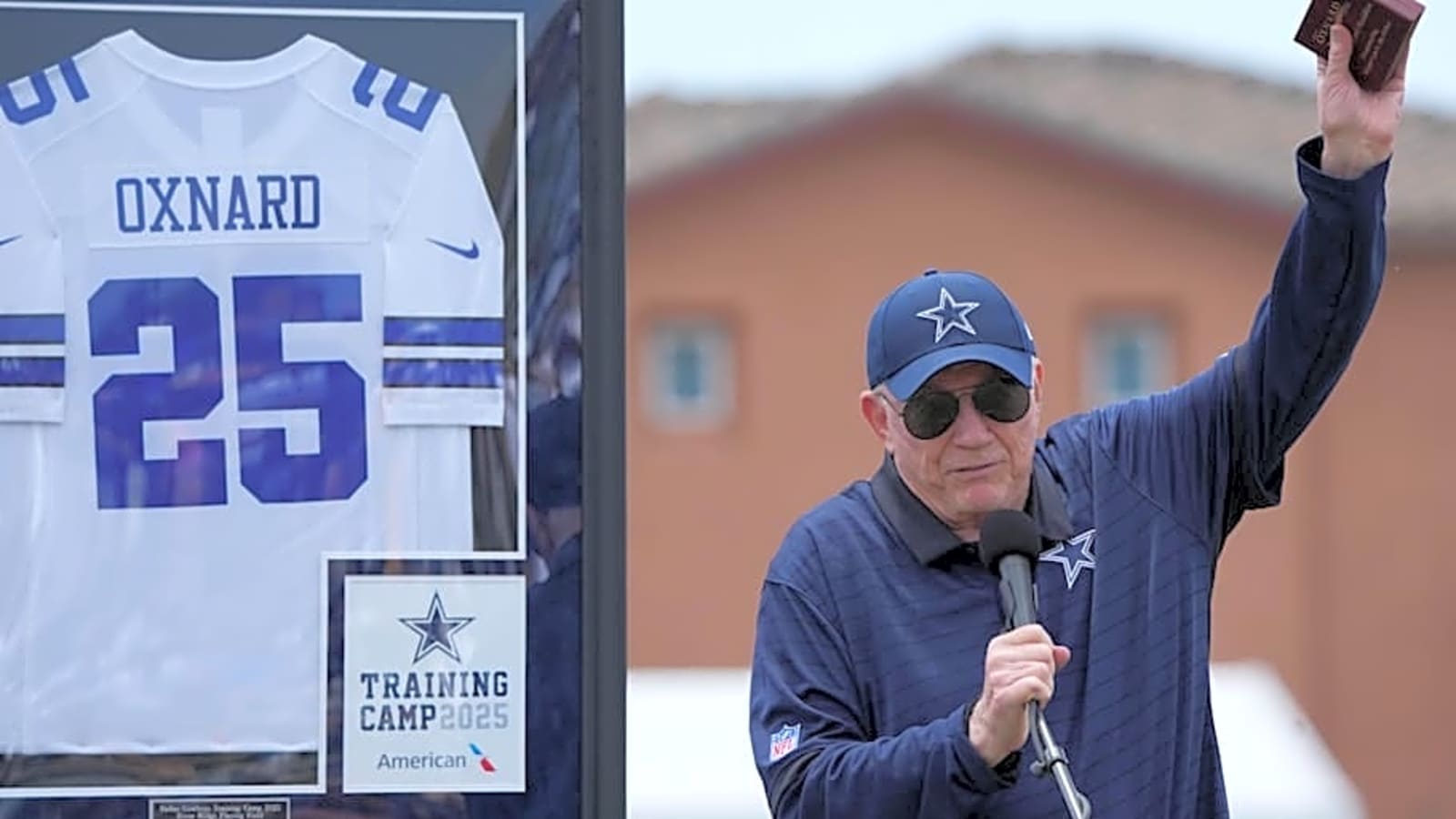 Jerry Jones praises Micah Parsons, tip toes around contract extension talk