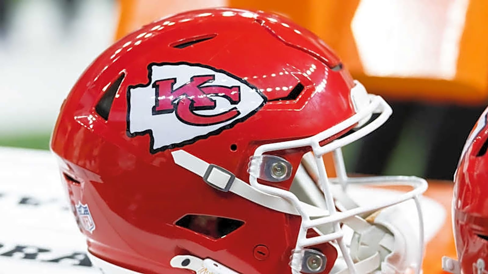 Chiefs could sign former Commanders offensive lineman