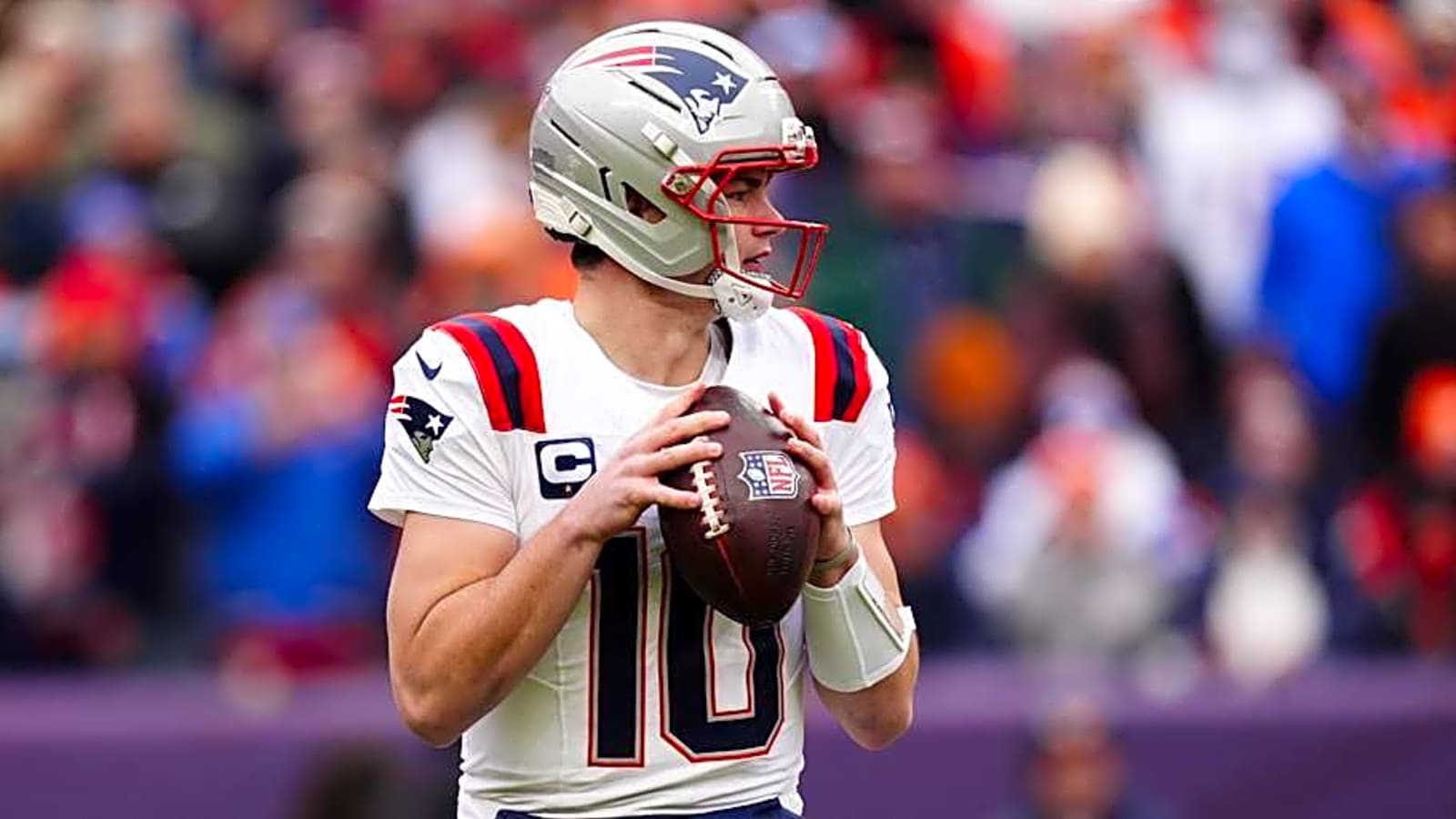 Patriots HC Sidesteps Drake Maye Injury Question