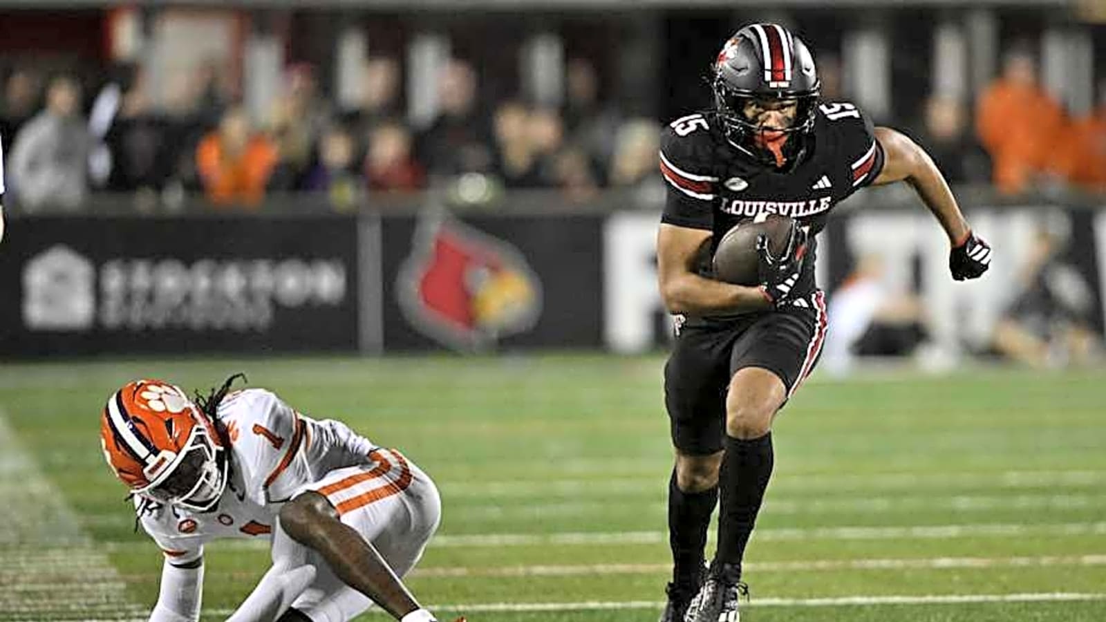 Highlights and Notes: Clemson 20, Louisville 19.