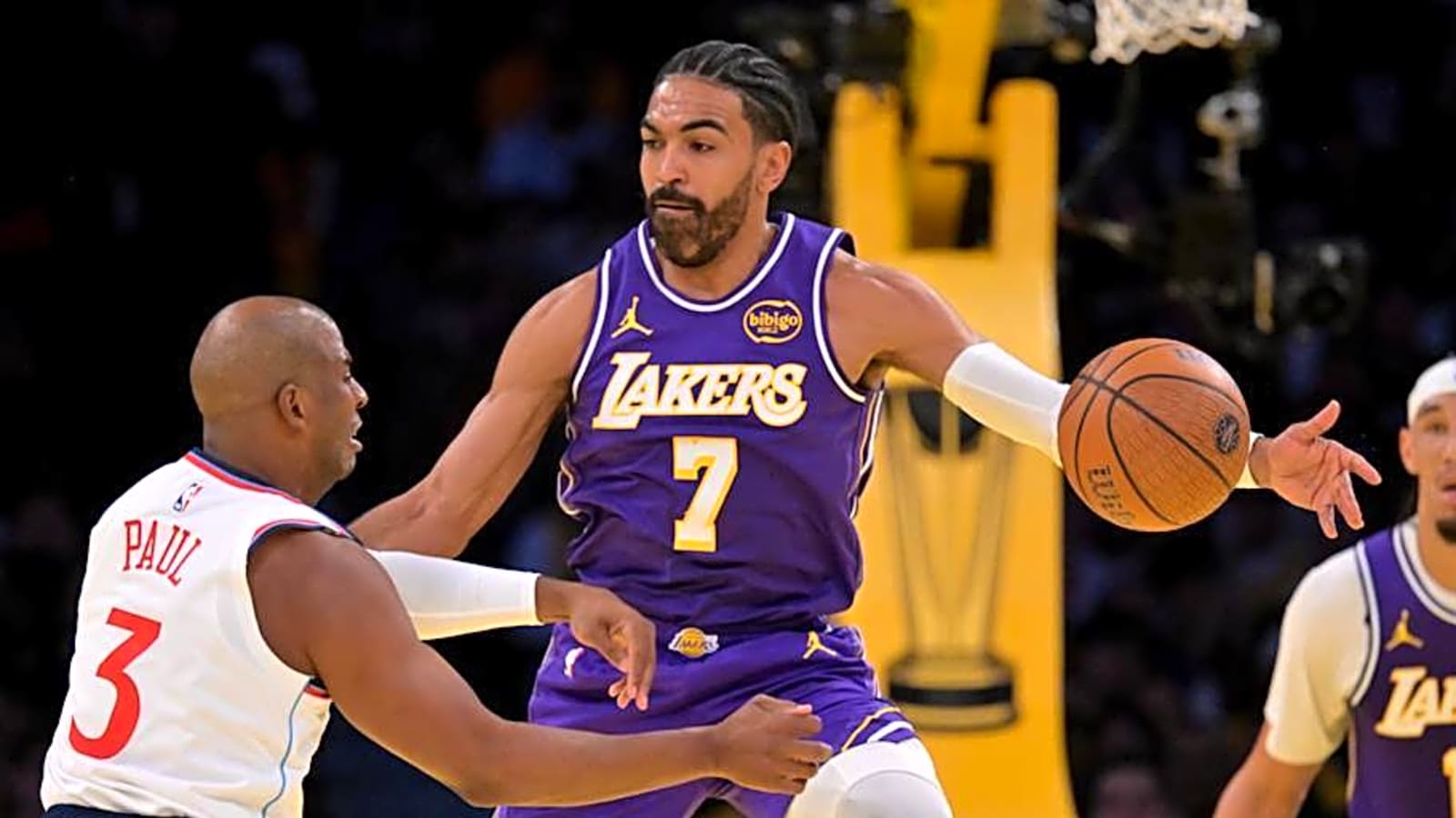 Lakers Pressured to 'Tread Carefully' at Trade Deadline