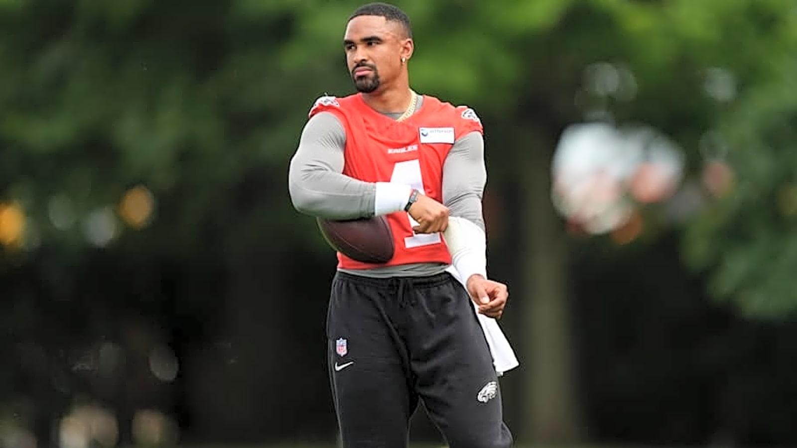Jalen Hurts receives label that's flattering but not 100% accurate