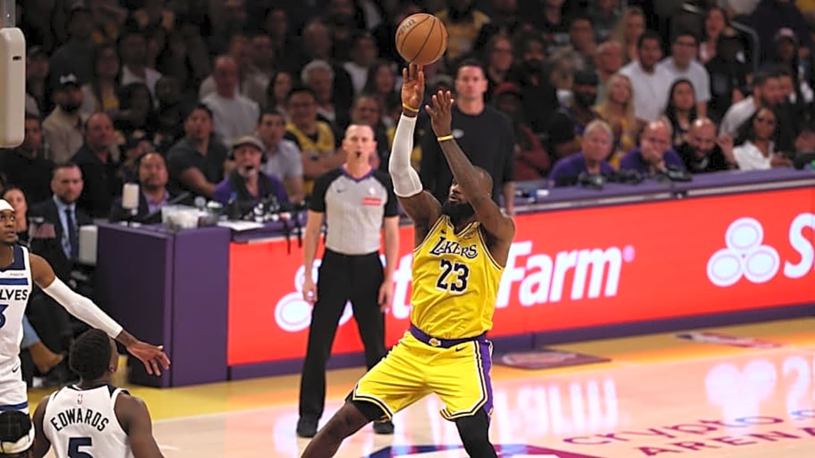 Lakers' LeBron James Receives Updated Injury Return Timeline