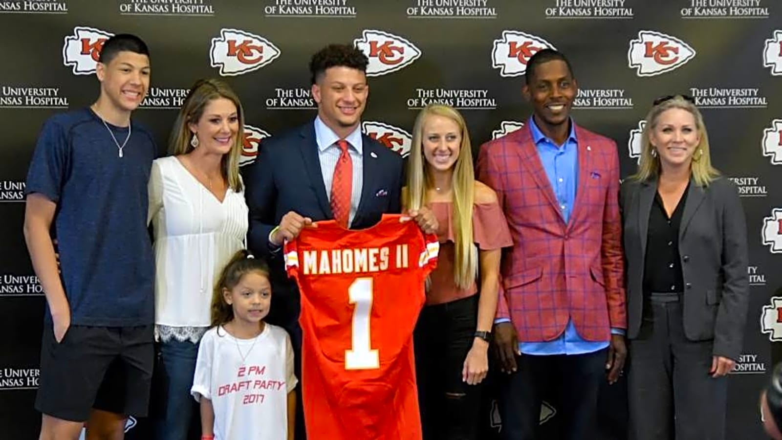  Patrick Mahomes&#39; Half-Brother Lands Different NFL Tryout