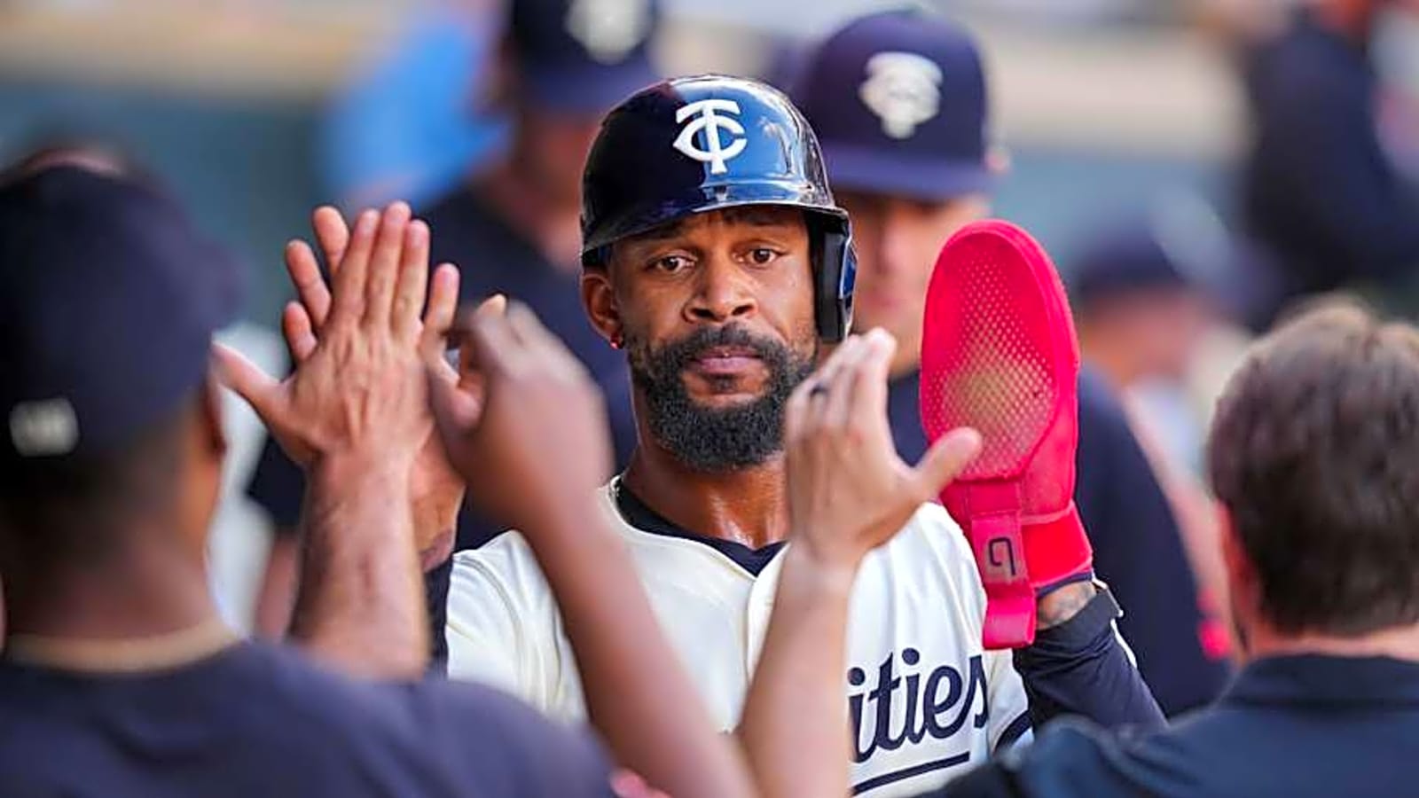 Byron Buxton exits Twins-Cubs game after being hit by pitch