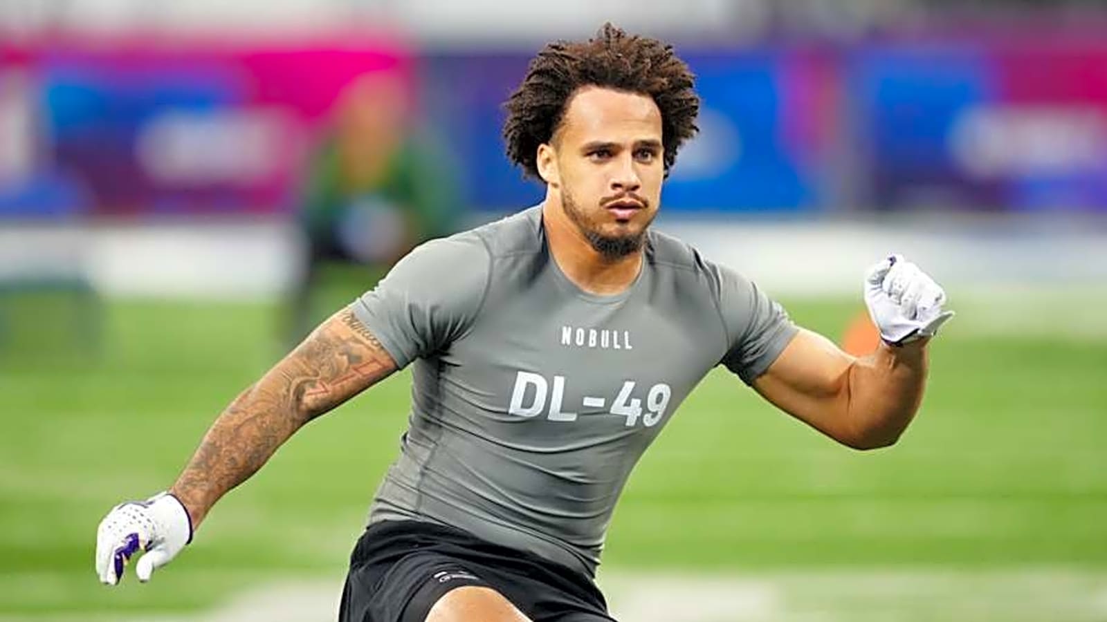 Falcons Provide Return Timeline for OLB Bralen Trice