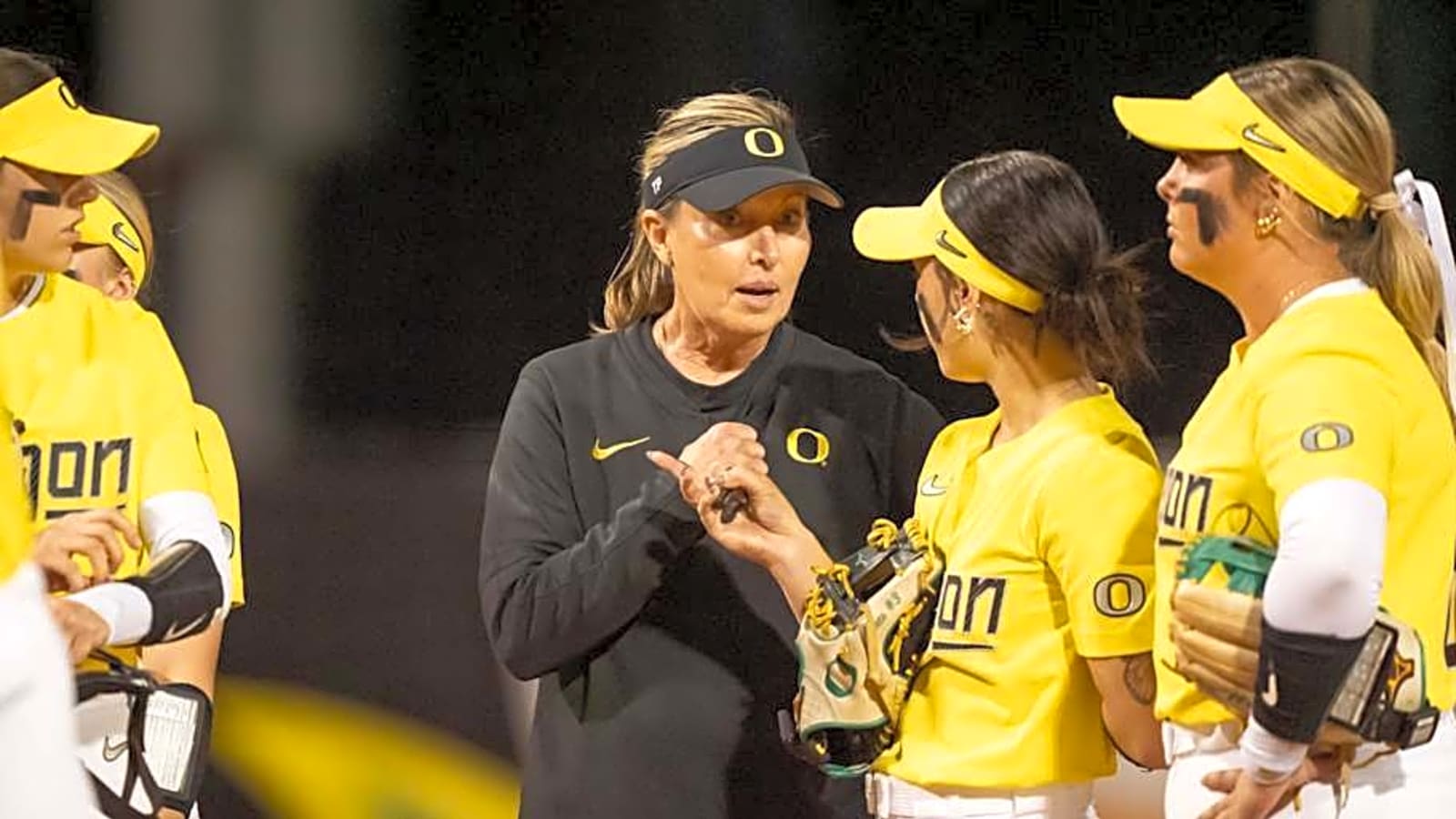 LIVE Score Updates: Oregon Ducks vs. Oklahoma Sooners Softball, Elimination Game