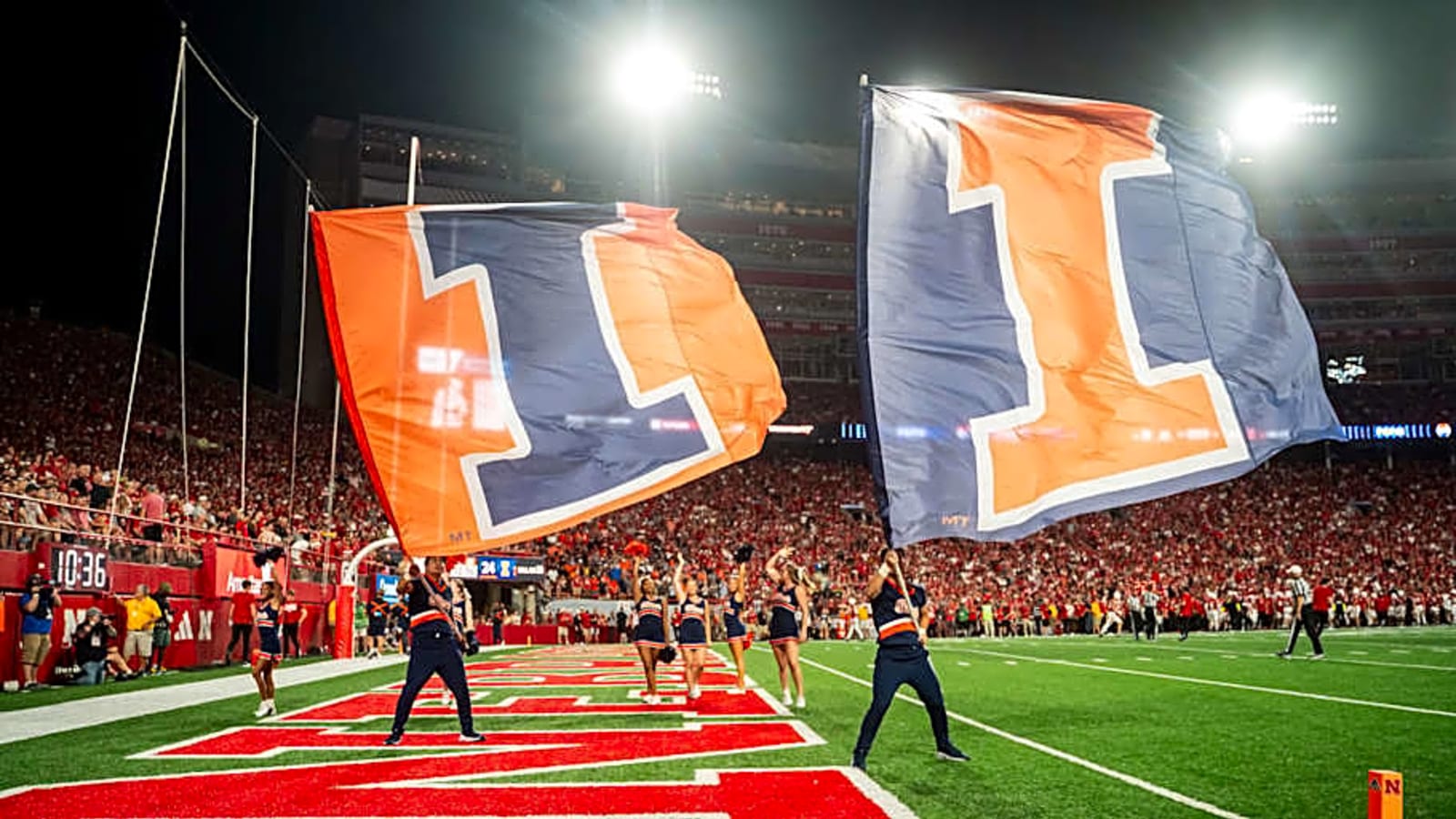 Freshman Phenom Wide Receiver Receives Offer From Illinois Football