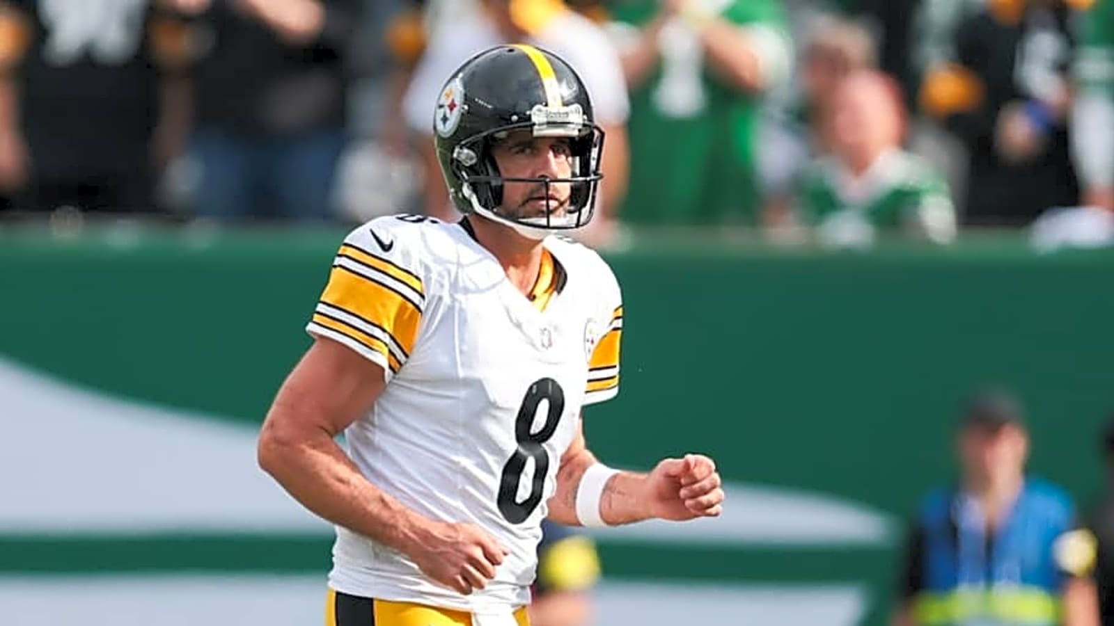Aaron Rodgers Compares Steelers and Packers Fans