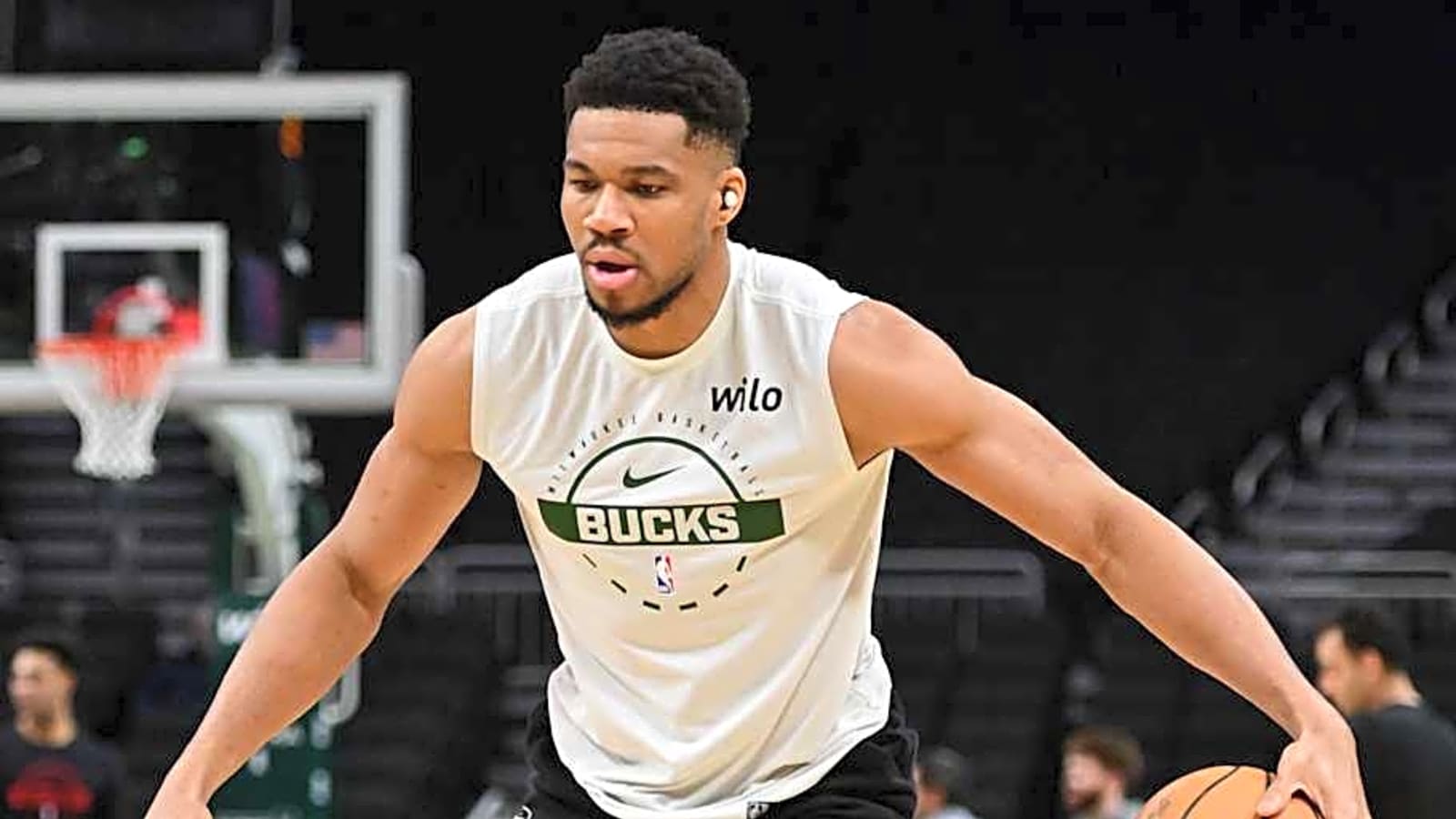 Still no Giannis as absence reaches a month