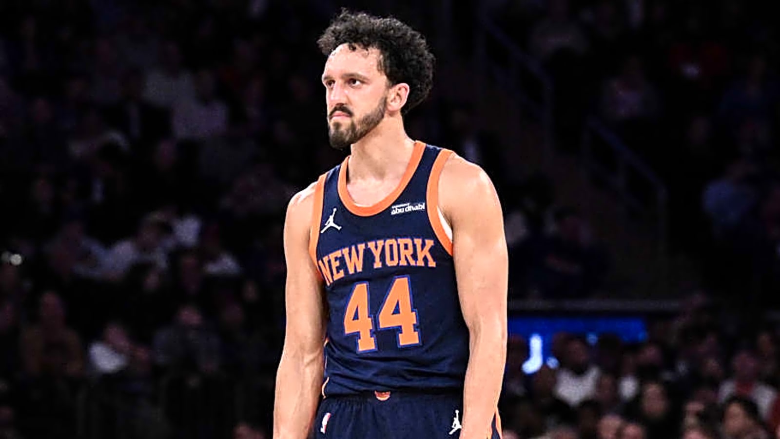 Knicks Re-Sign Veteran Guard