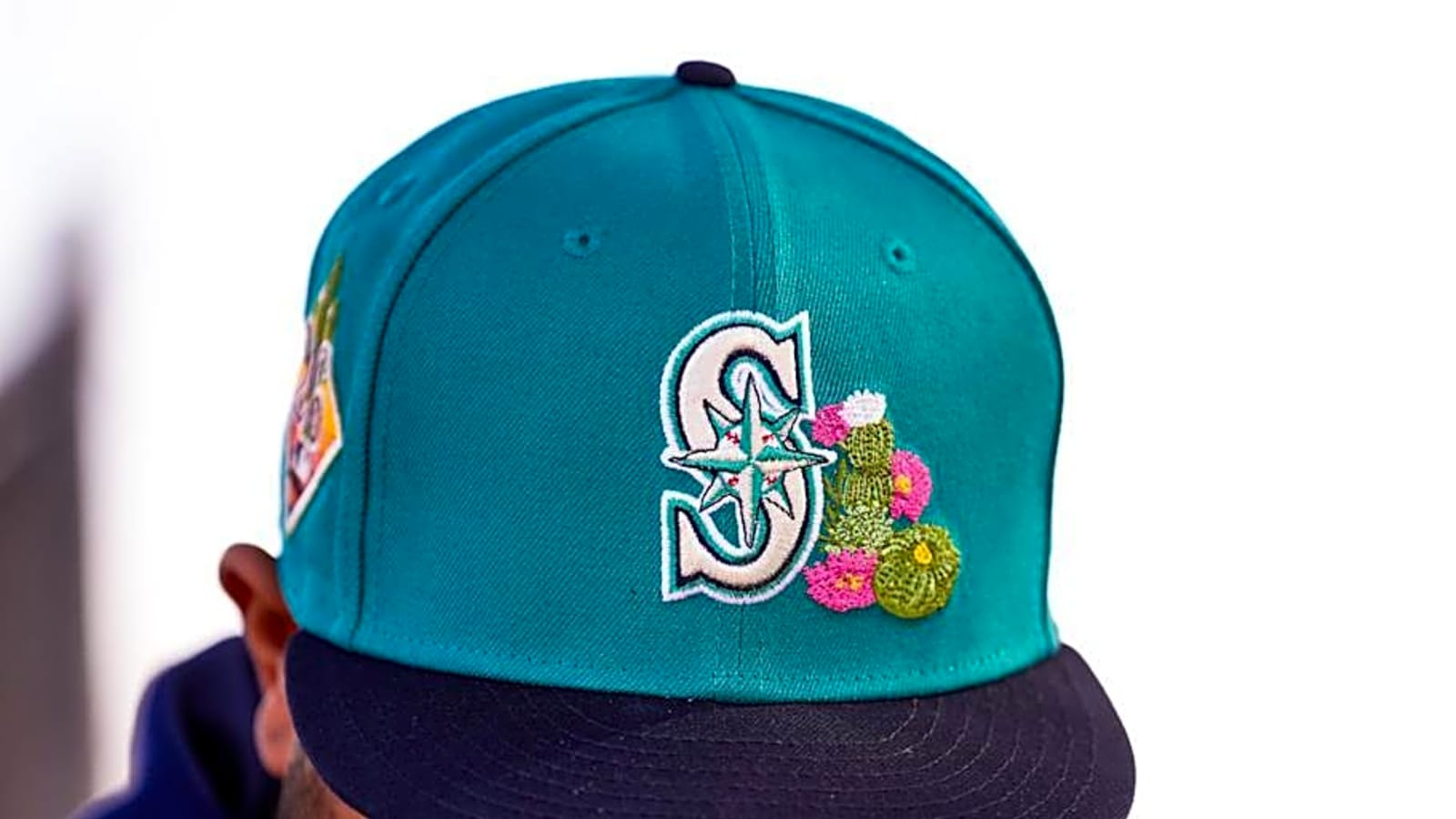 Top Mariners Pitching Prospect Dazzles Early in Spring Training